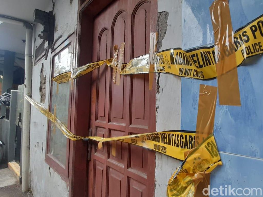 Cerita soal Bau Busuk Sebelum Penemuan Mayat 2 Kakak Adik Lansia
